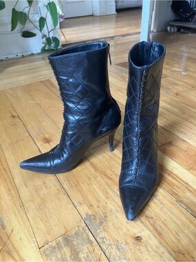 VINTAGE CHANEL QUILTED CHAIN ACCENT ANKLE BOOTS